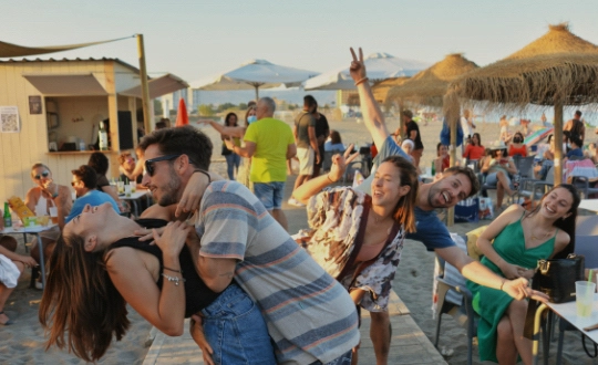 Fiestas de salsa domingos Málaga — Traviata Playa
